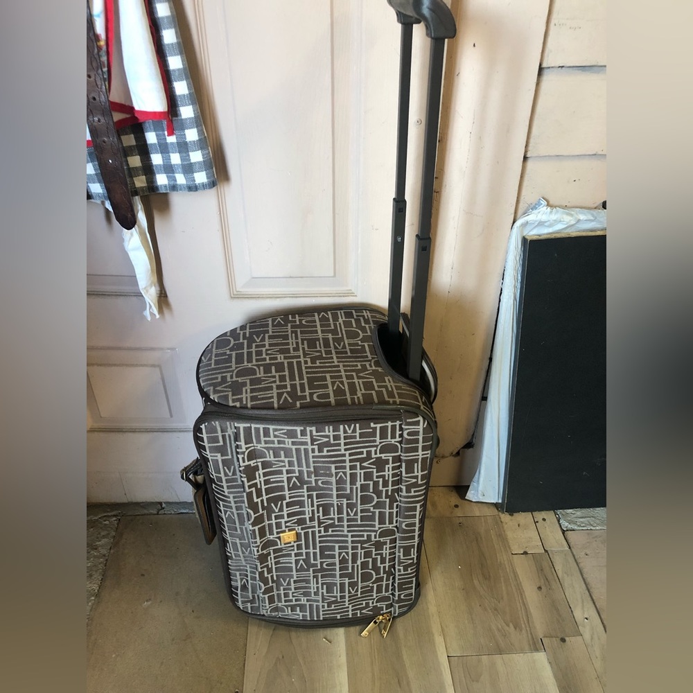 Diane Von Furstenberg (DVF) Travel Bag - Picture 6 of 7